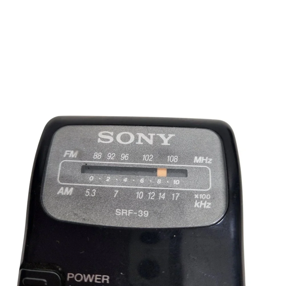 Vintage Sony SRF-39 FM/AM Walkman Pocket Radio Black Earphones Belt Clip WORKS
